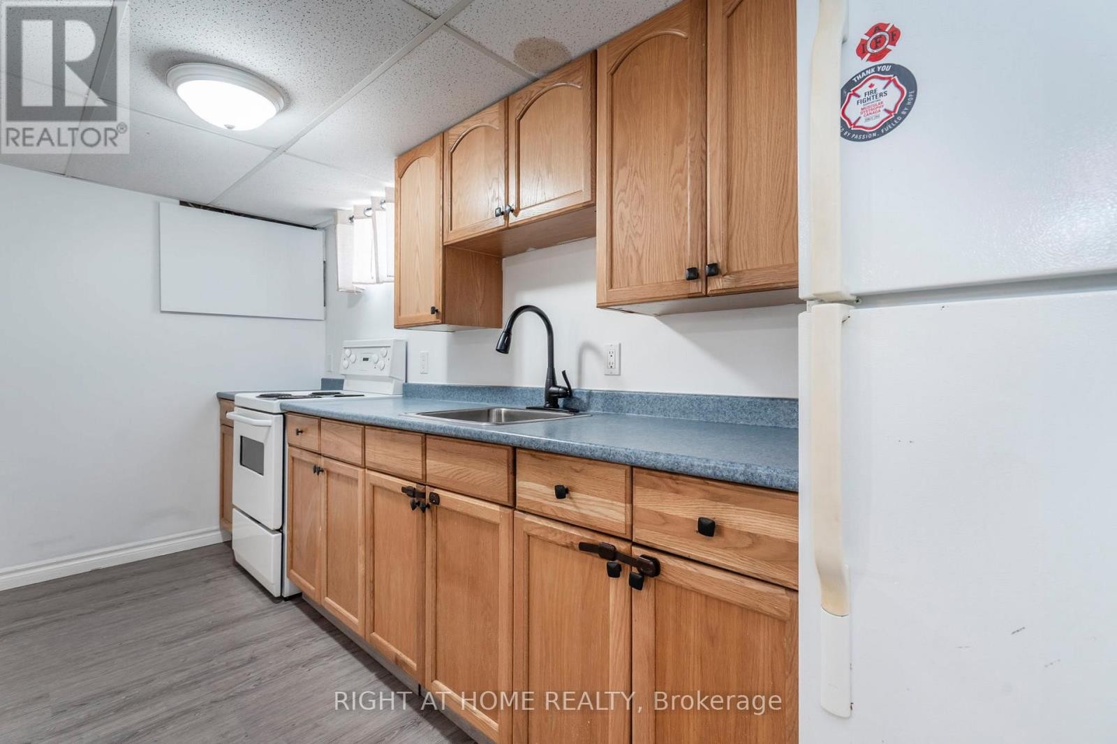 












2290 HIGHWAY 11 SOUTH HIGHWAY

,
Oro-Medonte (Guthrie),




Ontario
L0L2L0

