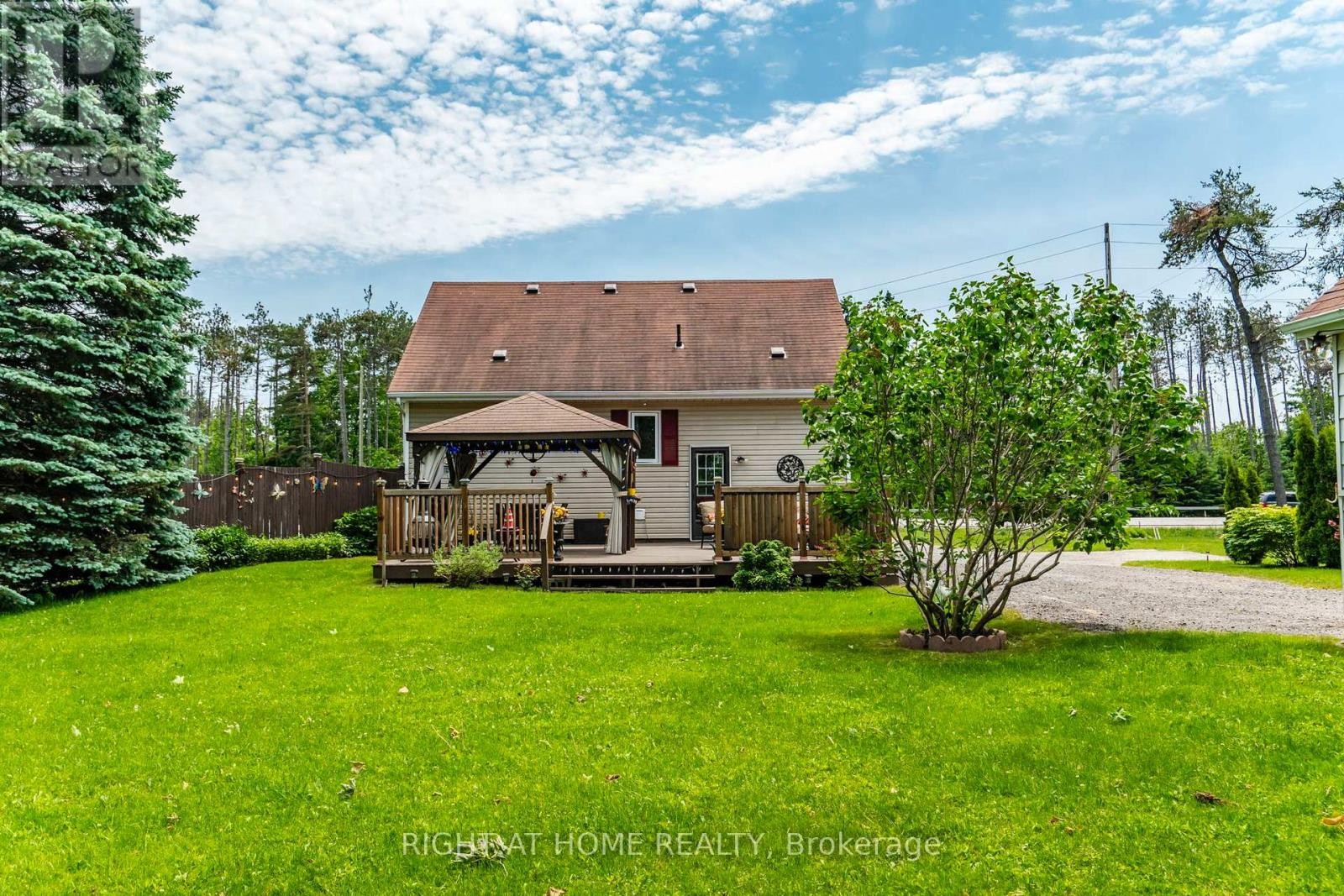 












2290 HIGHWAY 11 SOUTH HIGHWAY

,
Oro-Medonte (Guthrie),




Ontario
L0L2L0

