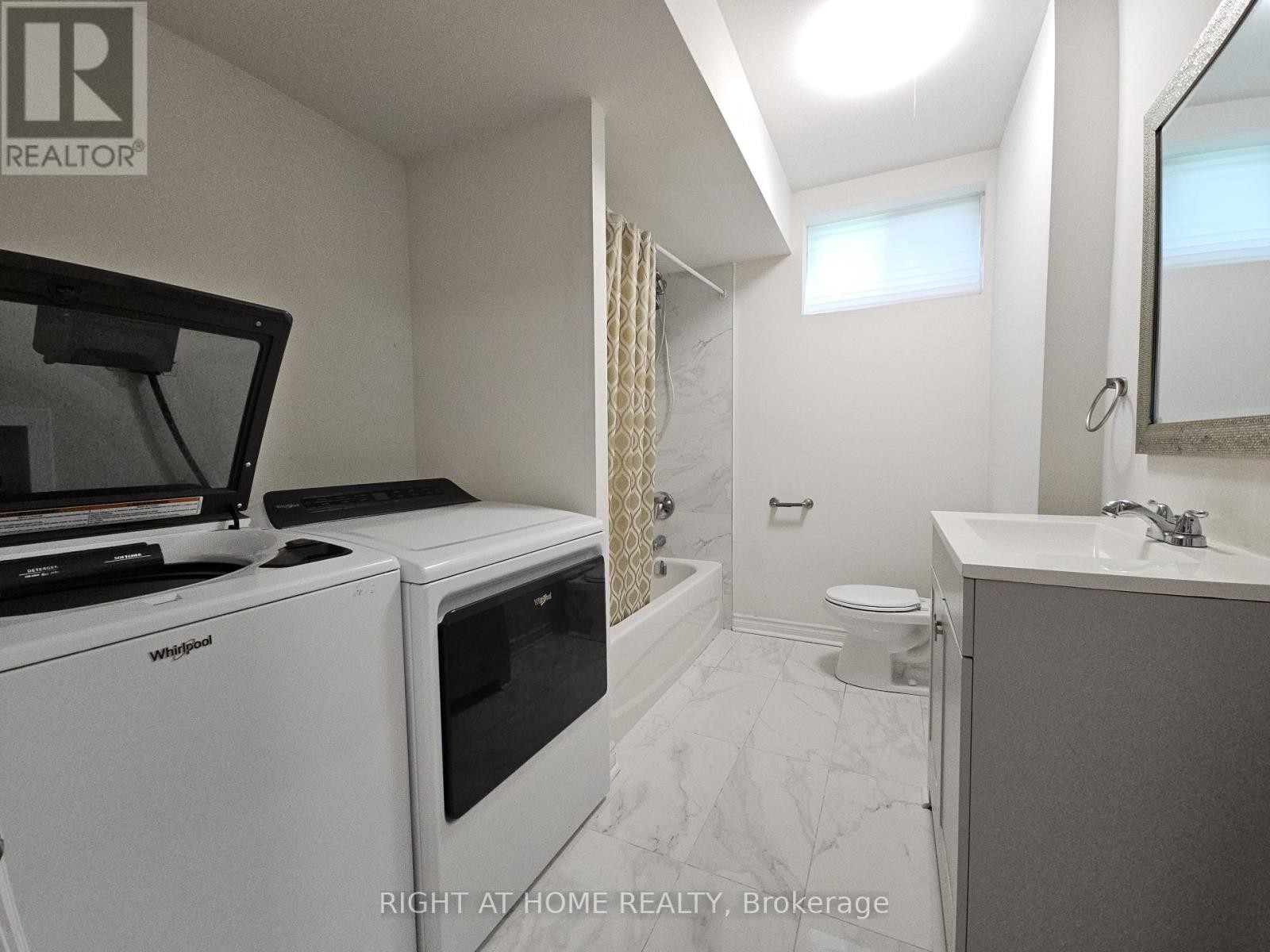 












LOWER - 129 DEAN AVENUE

,
Barrie (Painswick South),




Ontario
L4N0V6


