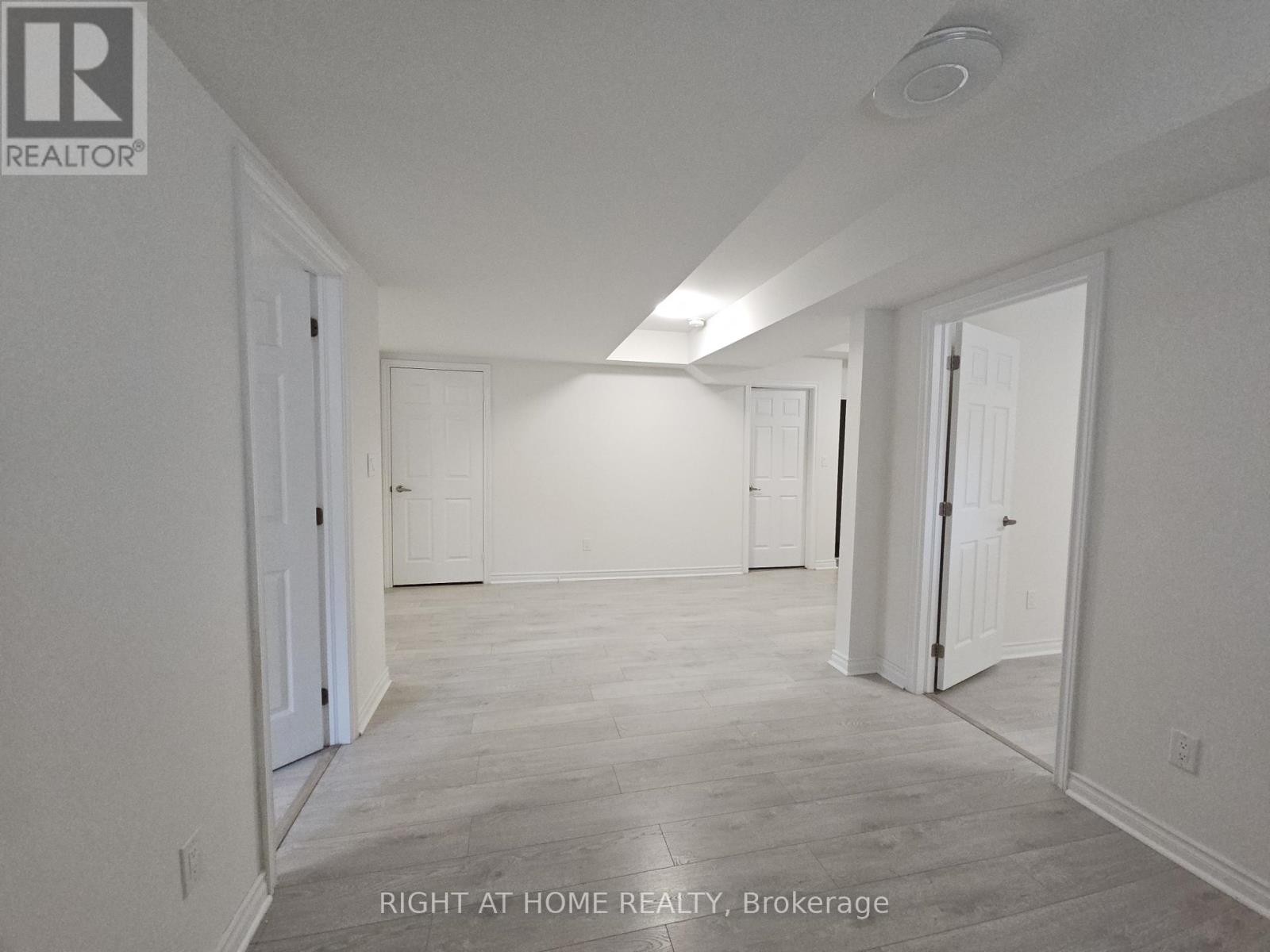 












LOWER - 129 DEAN AVENUE

,
Barrie (Painswick South),




Ontario
L4N0V6

