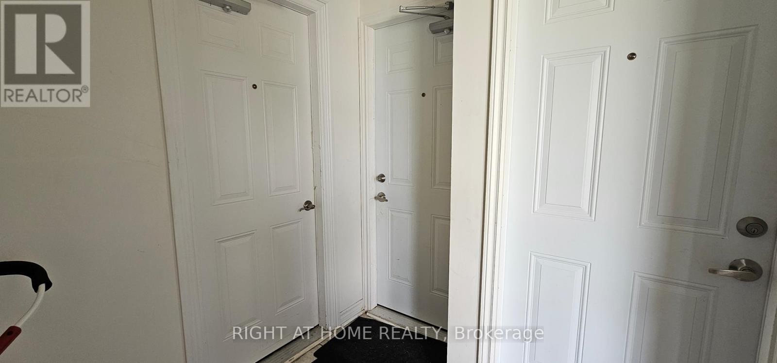












LOWER - 129 DEAN AVENUE

,
Barrie (Painswick South),




Ontario
L4N0V6

