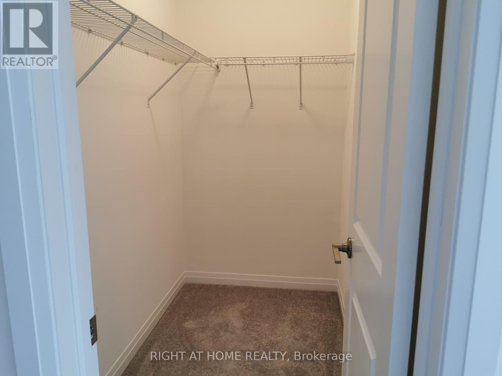 












3 ANDEAN LANE

,
Barrie,




Ontario
L4N8G1


