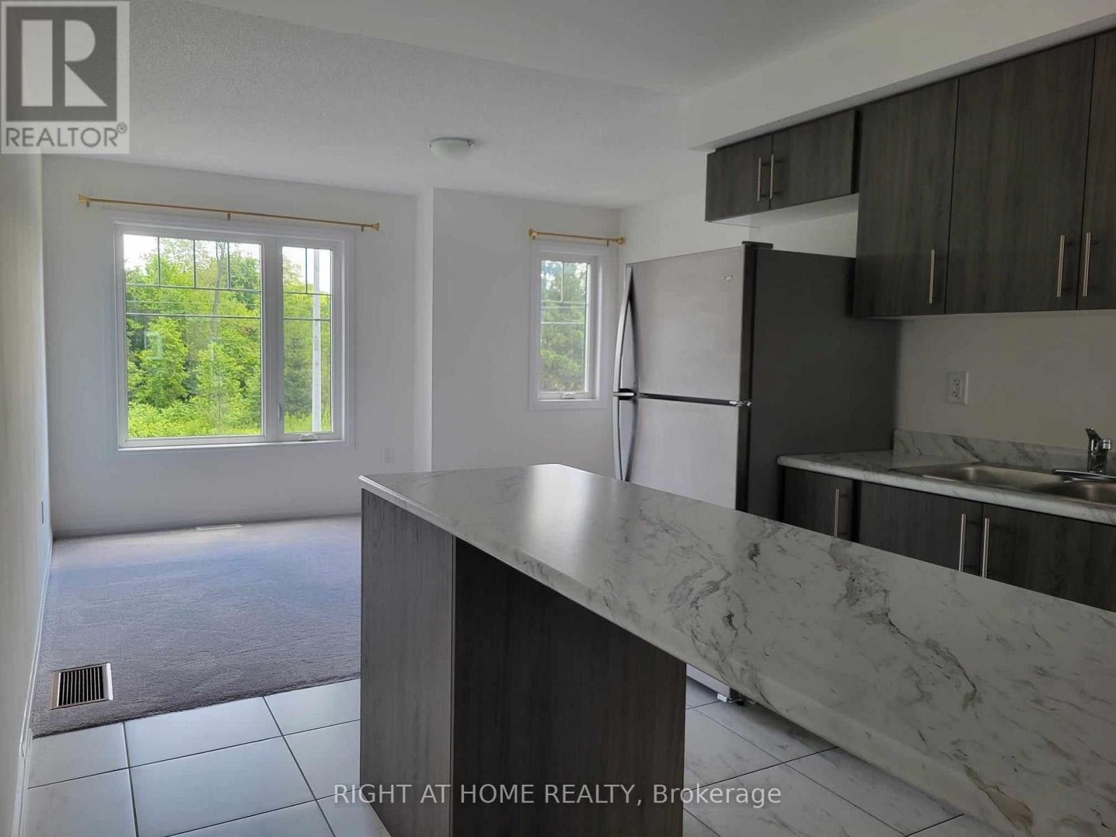 












3 ANDEAN LANE

,
Barrie,




Ontario
L4N8G1

