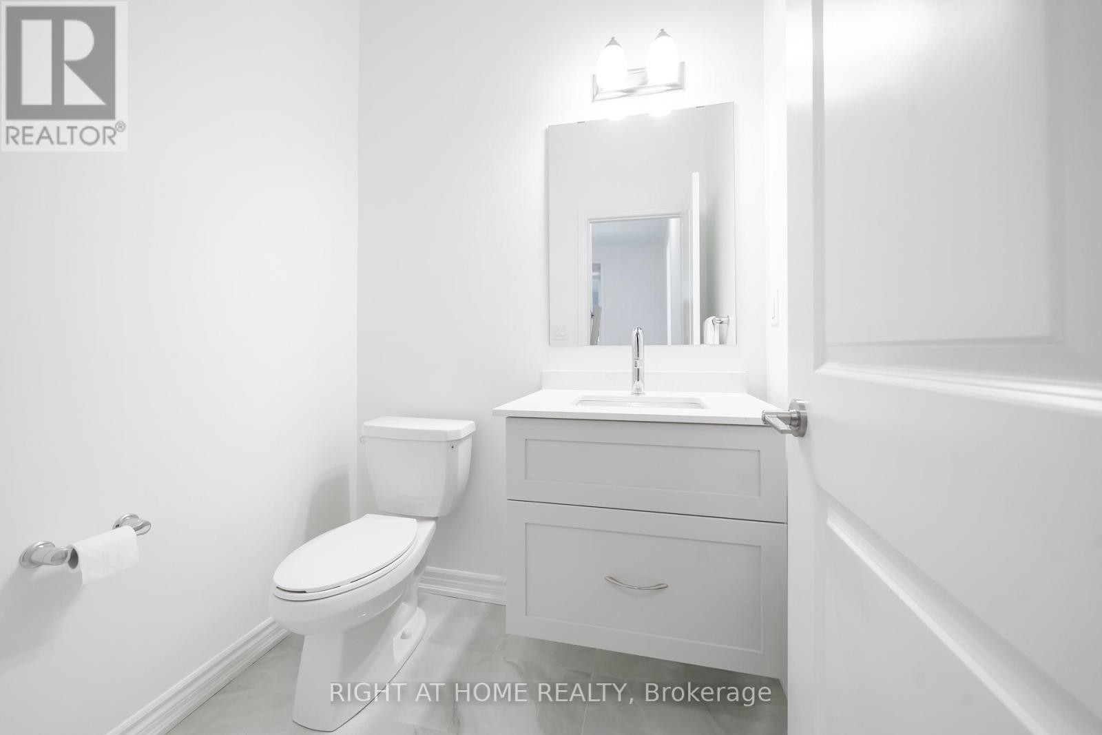 












26 WEST OAK TRAIL

,
Barrie,







Ontario
L9S2Z4

