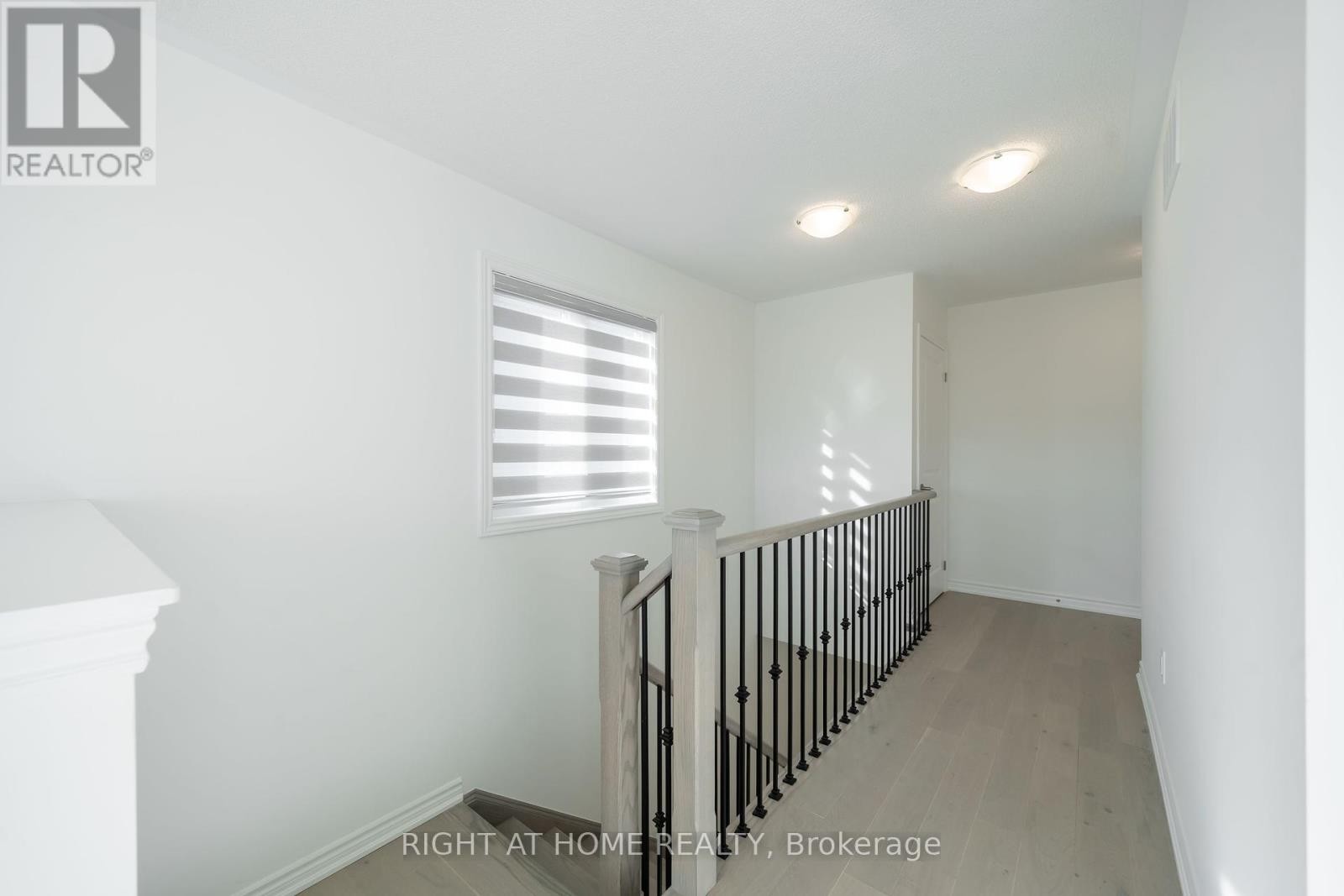 












26 WEST OAK TRAIL

,
Barrie,







Ontario
L9S2Z4

