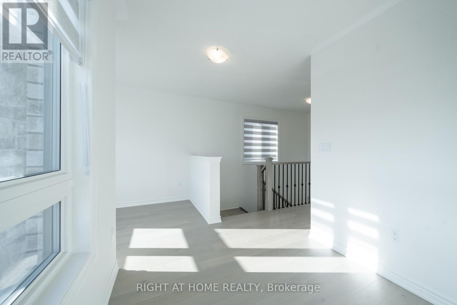 












26 WEST OAK TRAIL

,
Barrie,







Ontario
L9S2Z4

