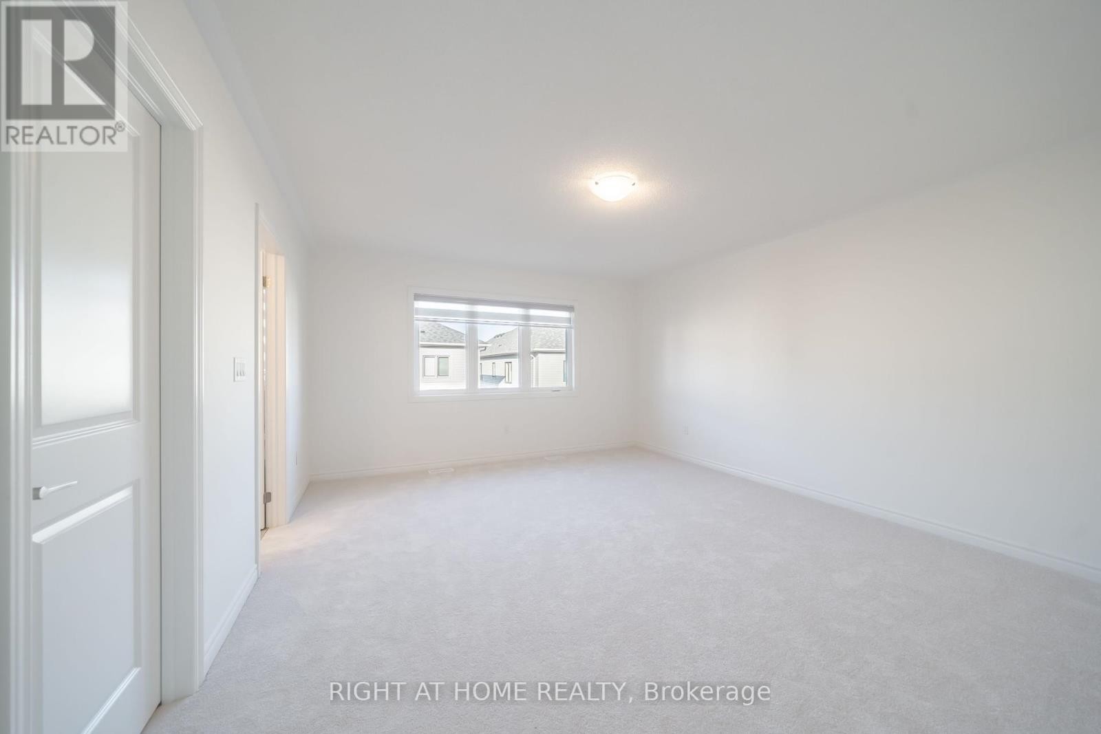 












26 WEST OAK TRAIL

,
Barrie,







Ontario
L9S2Z4

