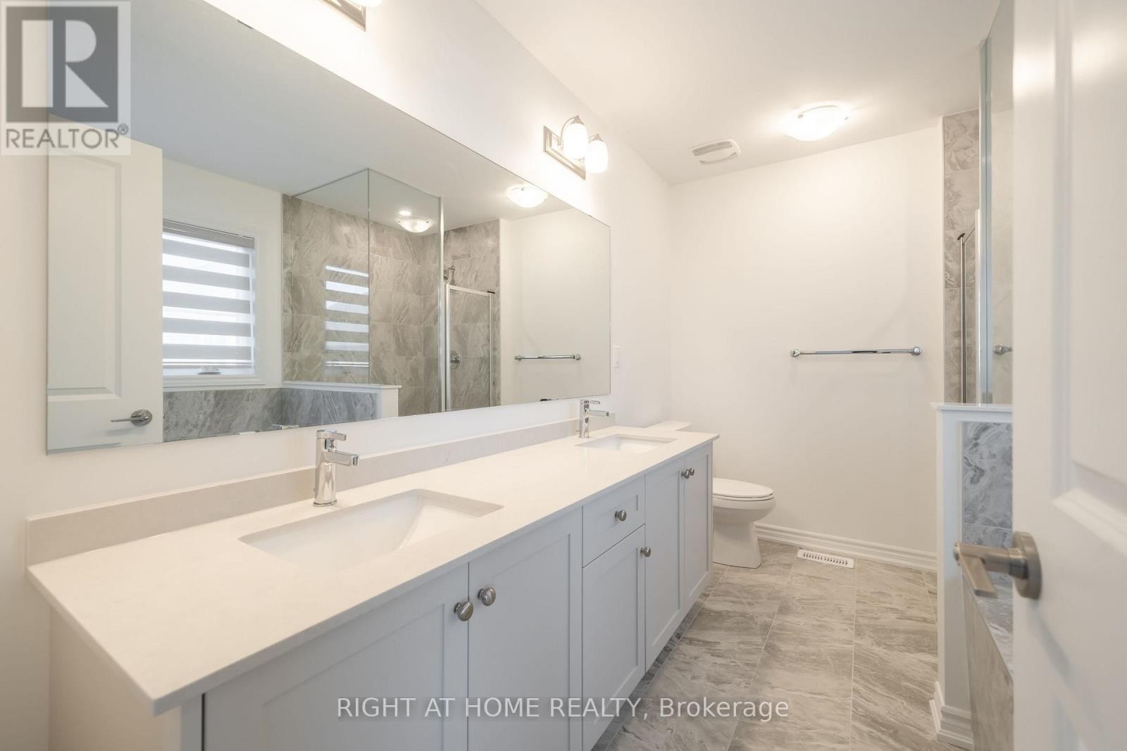 












26 WEST OAK TRAIL

,
Barrie,







Ontario
L9S2Z4

