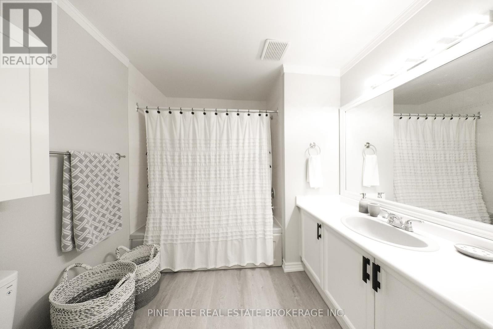 












11 - 30 LAGUNA PARKWAY

,
Ramara (Brechin),




Ontario
L0K1B0

