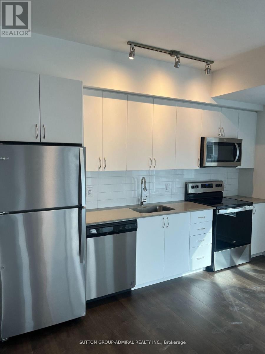 












56 LAKESIDE TERRACE

,
Barrie (Little Lake),




Ontario
L4M7B9

