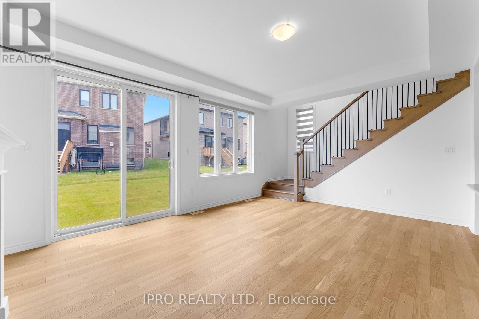 












394 MADELAINE DRIVE

,
Barrie,




Ontario
L9J0Y5


