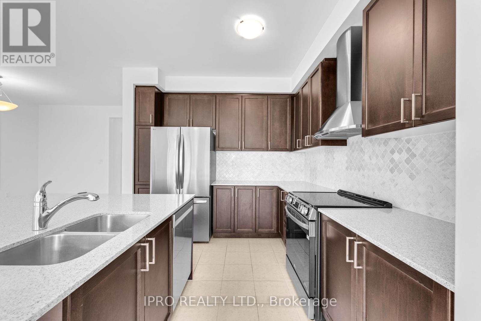 












394 MADELAINE DRIVE

,
Barrie,




Ontario
L9J0Y5

