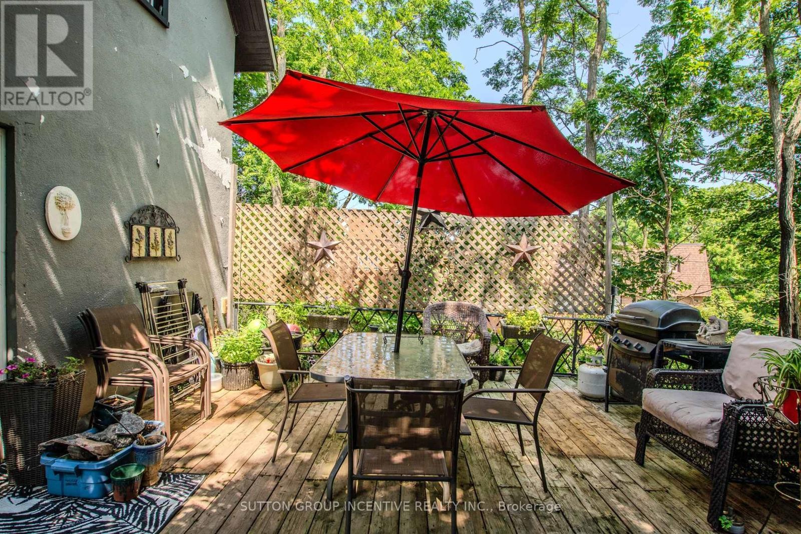 












338 GLOUCESTER STREET

,
Midland,




Ontario
L4R1J1

