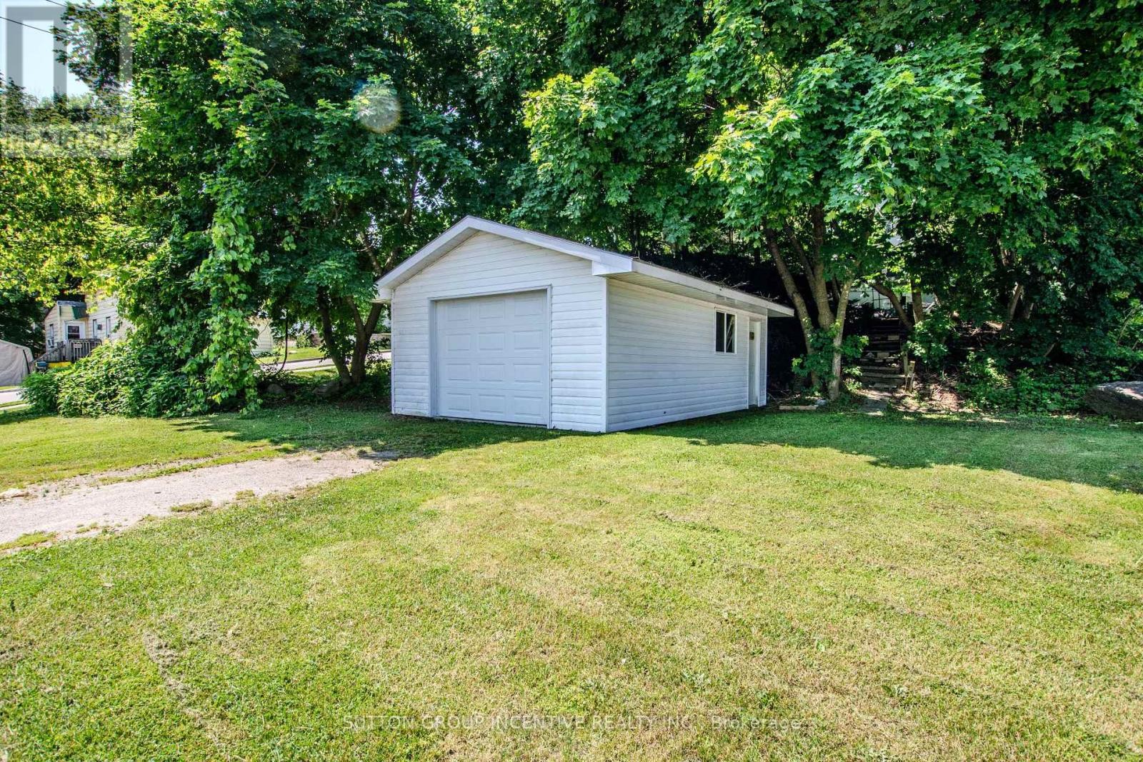 












338 GLOUCESTER STREET

,
Midland,




Ontario
L4R1J1

