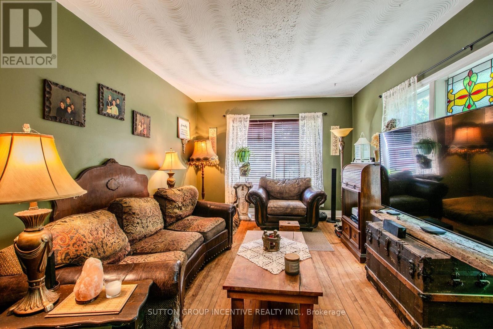 












338 GLOUCESTER STREET

,
Midland,




Ontario
L4R1J1

