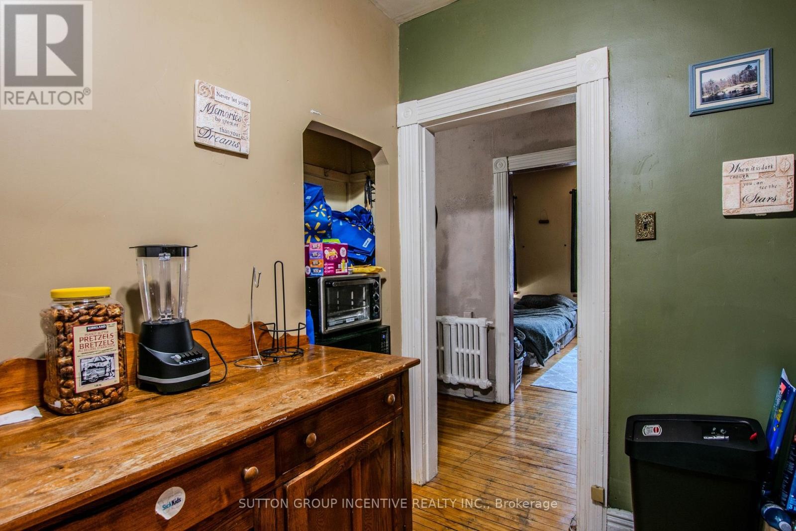 












338 GLOUCESTER STREET

,
Midland,




Ontario
L4R1J1

