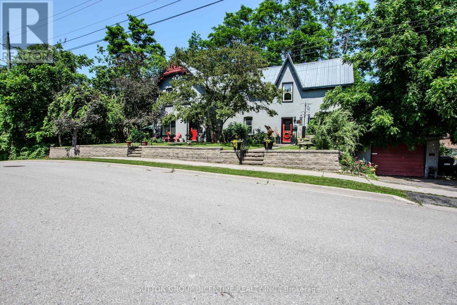












338 GLOUCESTER STREET

,
Midland,




Ontario
L4R1J1

