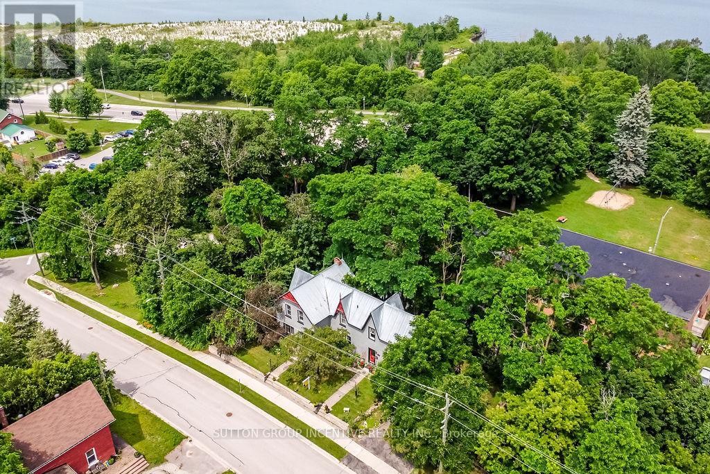 












338 GLOUCESTER STREET

,
Midland,




Ontario
L4R1J1

