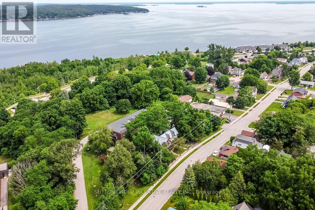 












338 GLOUCESTER STREET

,
Midland,




Ontario
L4R1J1

