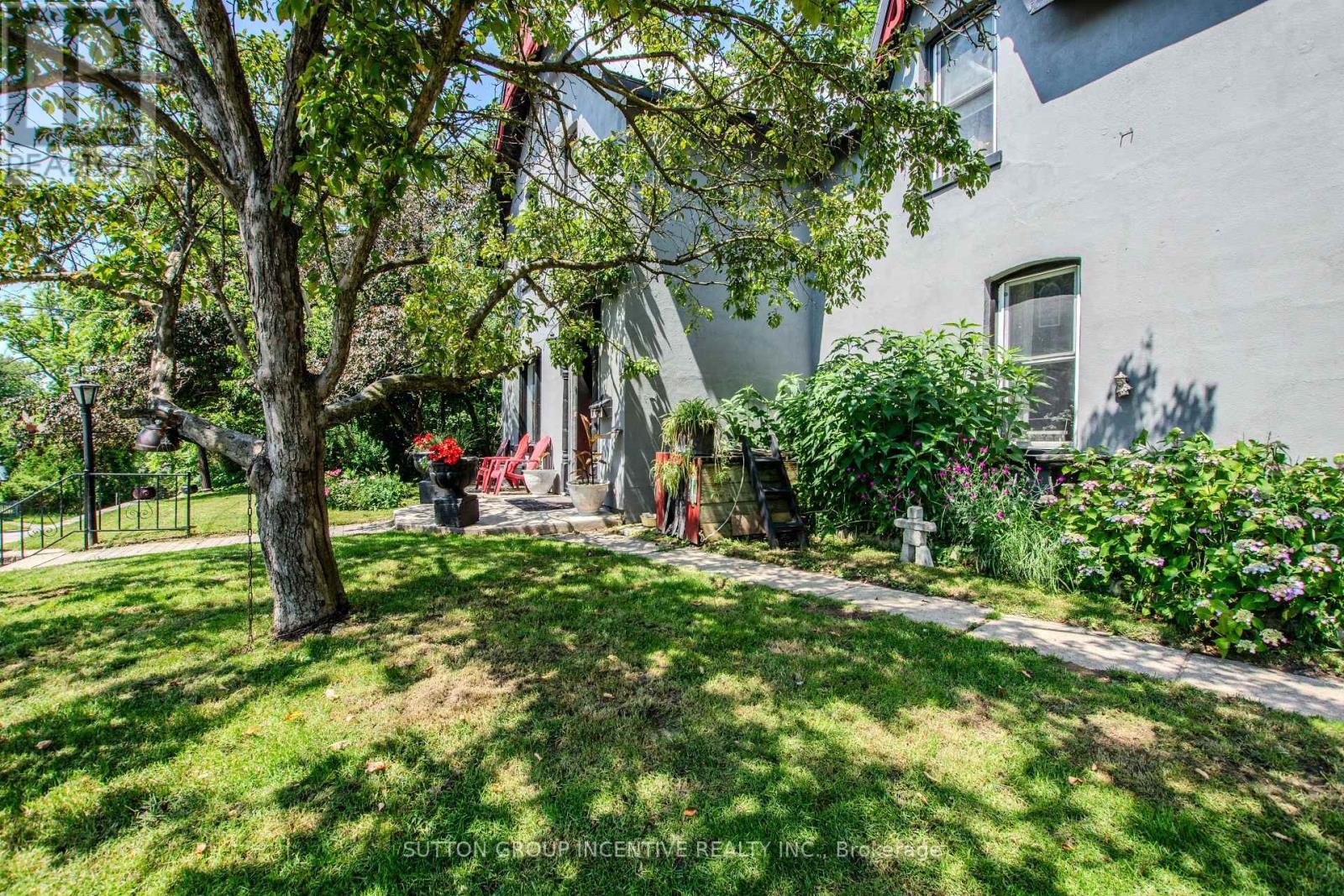 












338 GLOUCESTER STREET

,
Midland,




Ontario
L4R1J1

