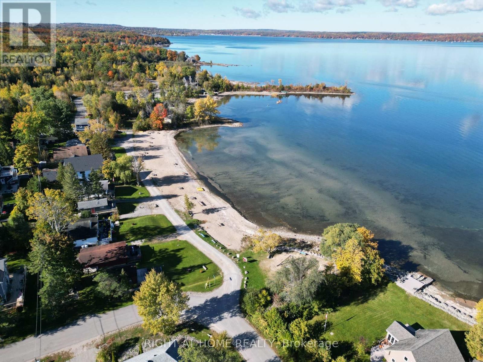 












136 LIMESTONE ROAD

,
Tay (Port McNicoll),







Ontario
L0K1R0

