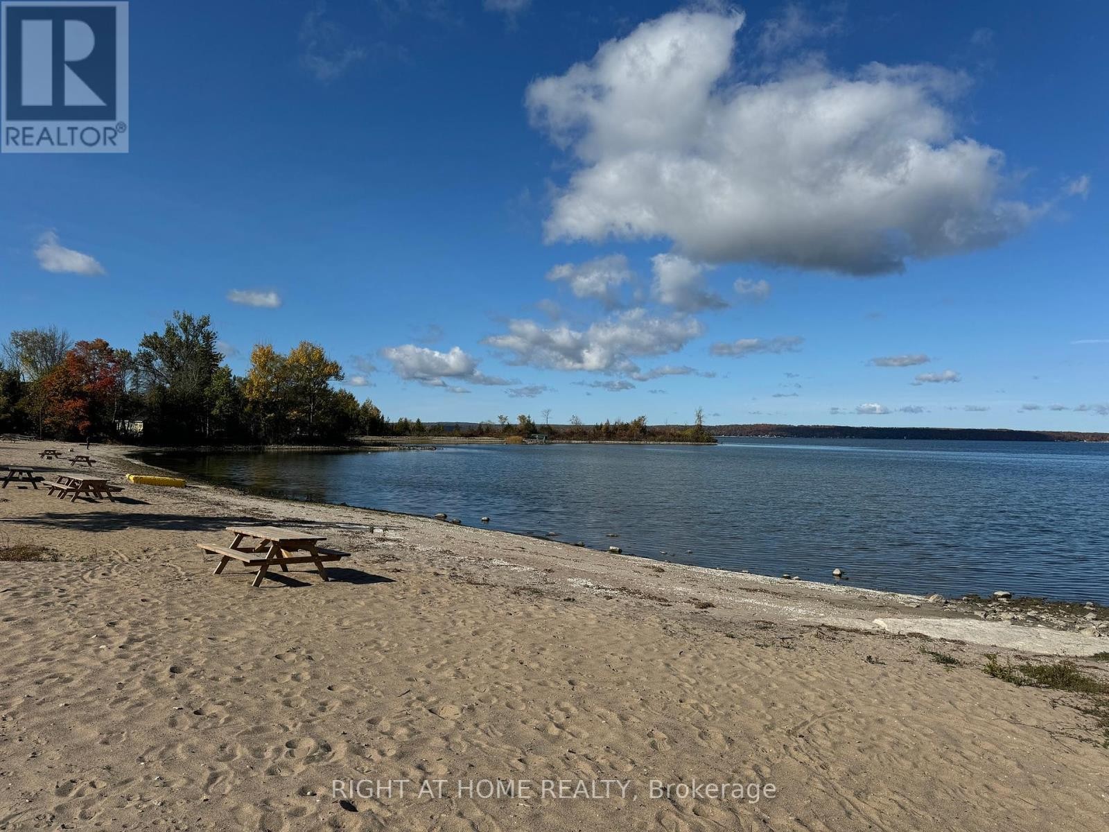 












136 LIMESTONE ROAD

,
Tay (Port McNicoll),







Ontario
L0K1R0

