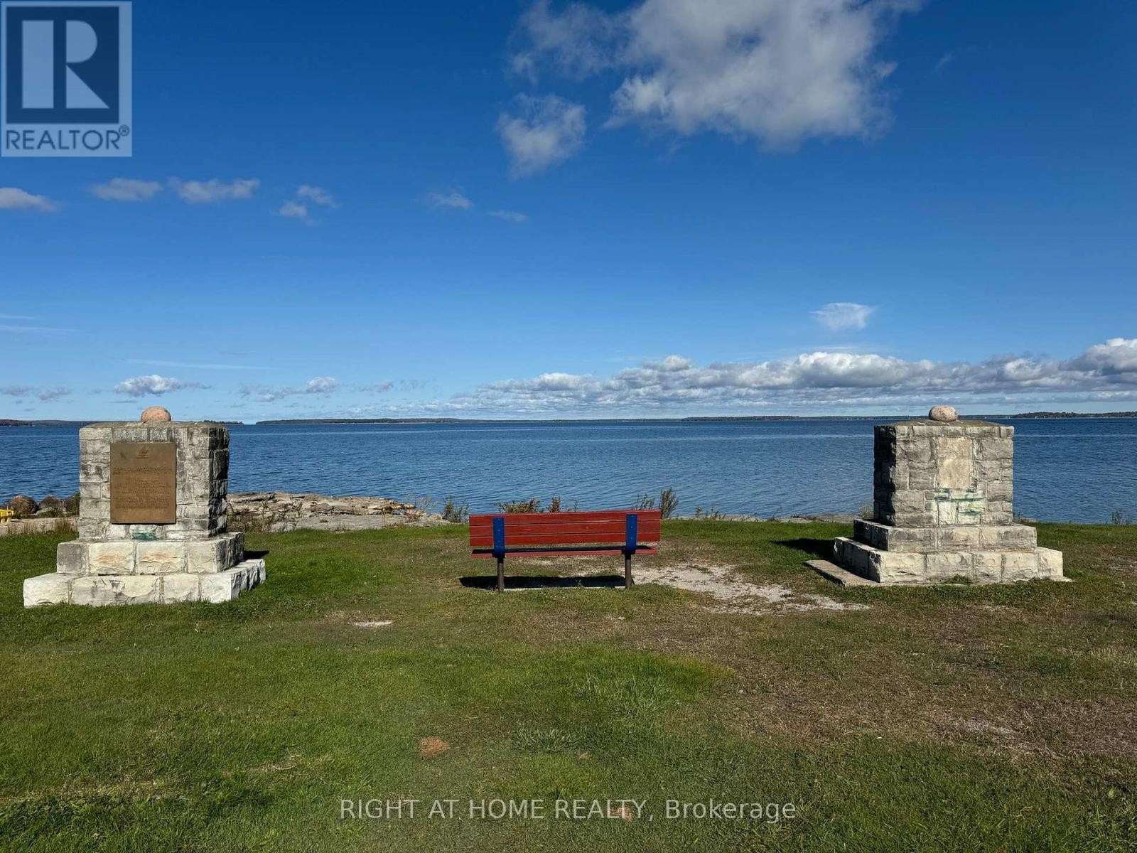 












136 LIMESTONE ROAD

,
Tay (Port McNicoll),







Ontario
L0K1R0

