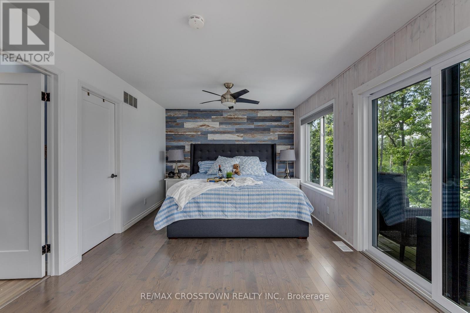 












2216 SOUTH ORR LAKE ROAD

,
Springwater,




Ontario
L0L1P0

