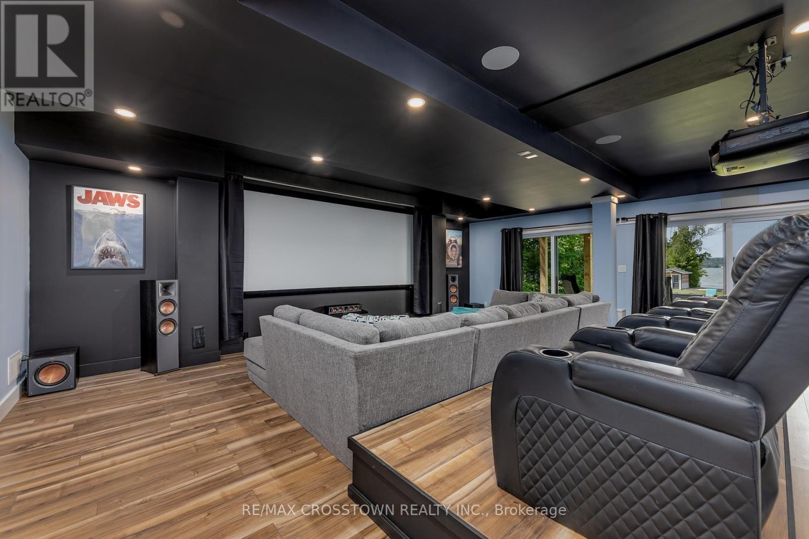 












2216 SOUTH ORR LAKE ROAD

,
Springwater,




Ontario
L0L1P0

