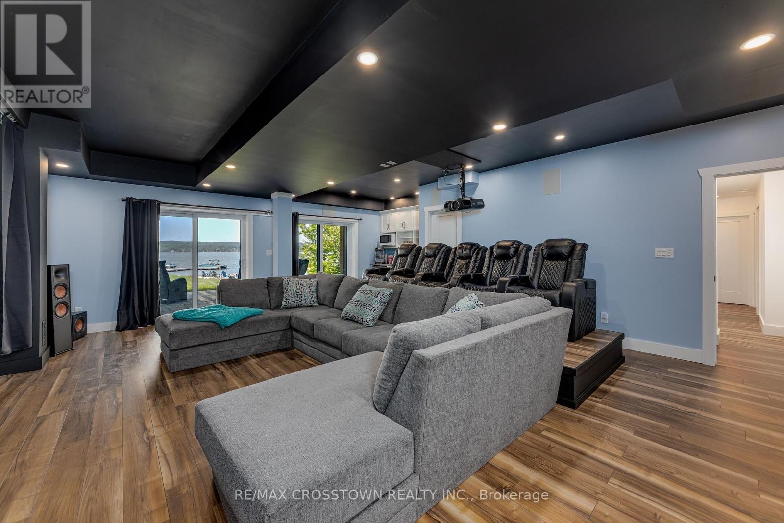 












2216 SOUTH ORR LAKE ROAD

,
Springwater,




Ontario
L0L1P0

