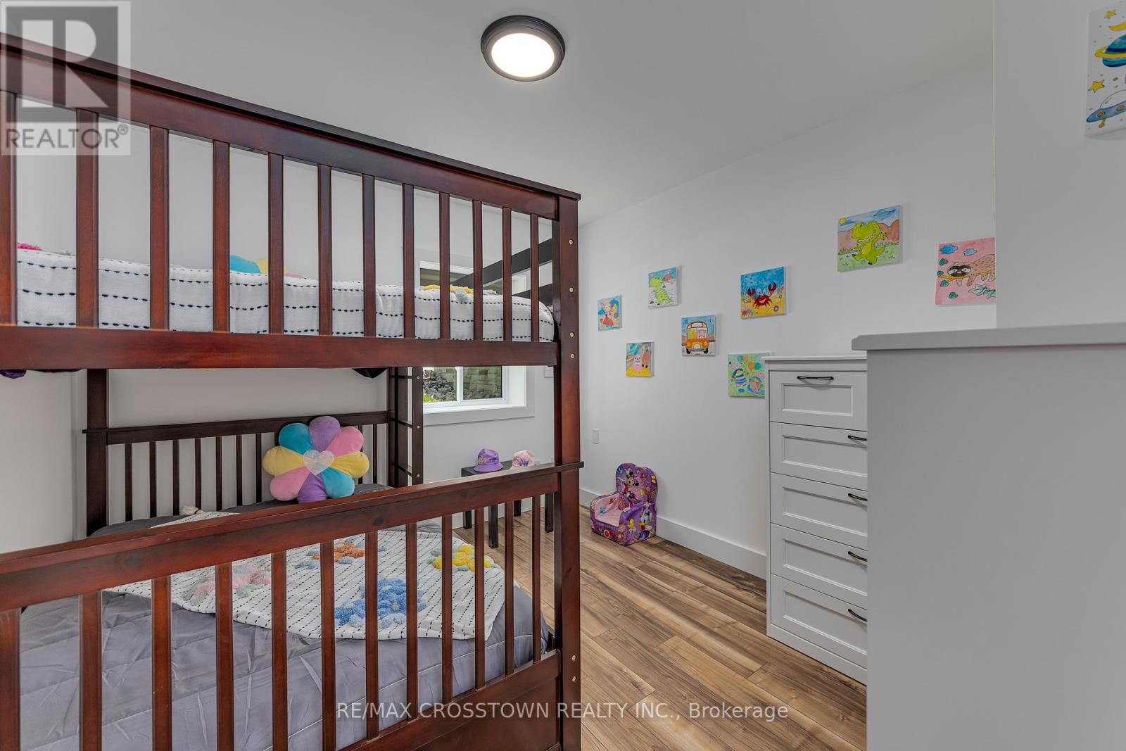 












2216 SOUTH ORR LAKE ROAD

,
Springwater,




Ontario
L0L1P0

