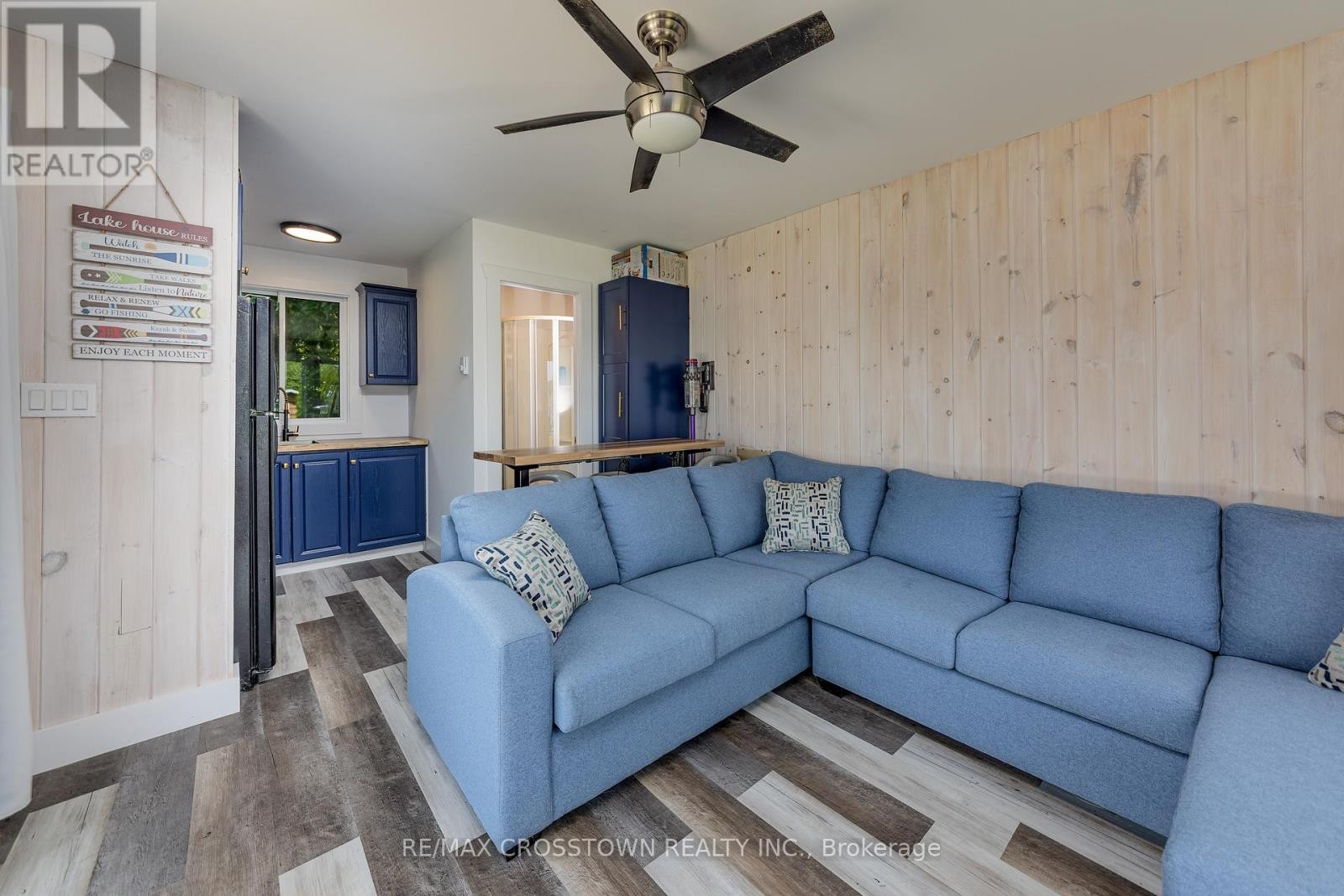 












2216 SOUTH ORR LAKE ROAD

,
Springwater,




Ontario
L0L1P0

