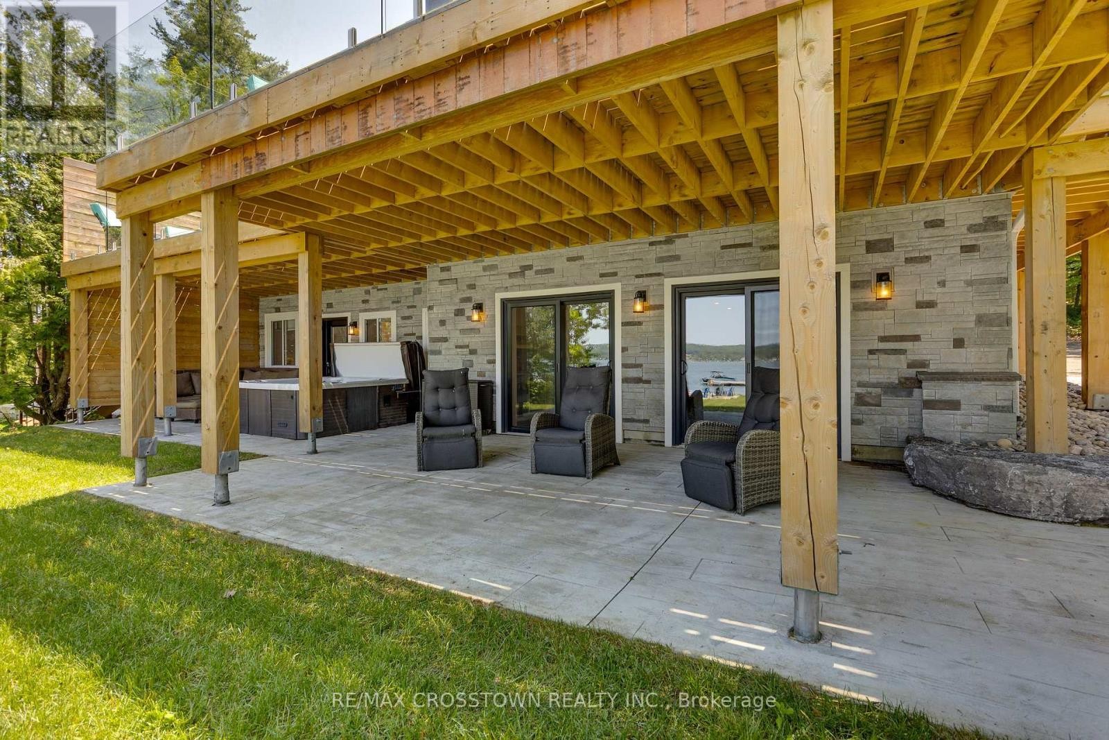 












2216 SOUTH ORR LAKE ROAD

,
Springwater,




Ontario
L0L1P0

