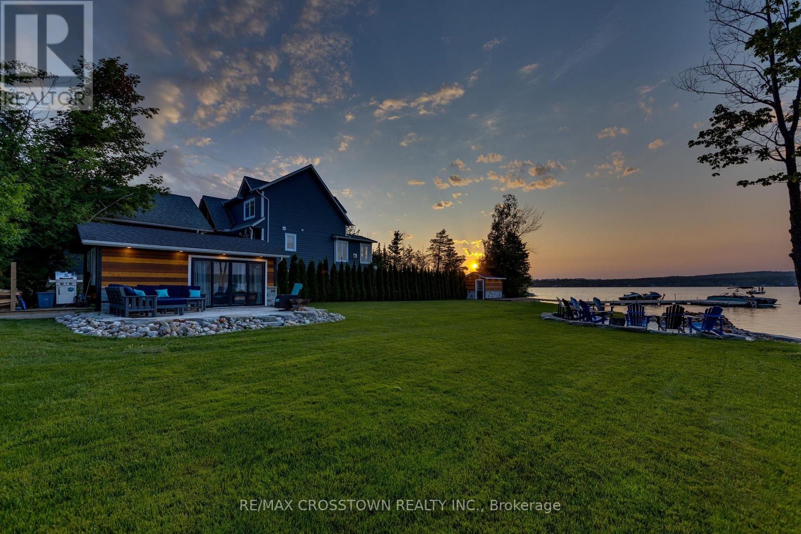 












2216 SOUTH ORR LAKE ROAD

,
Springwater,




Ontario
L0L1P0

