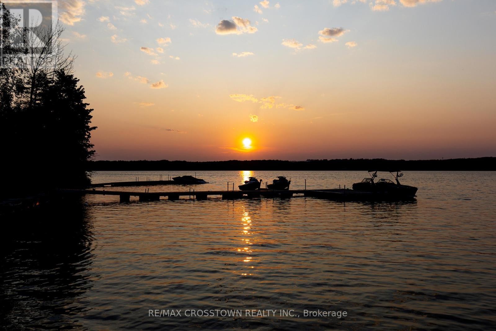 












2216 SOUTH ORR LAKE ROAD

,
Springwater,




Ontario
L0L1P0

