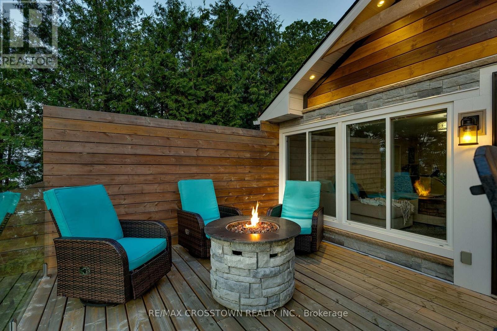 












2216 SOUTH ORR LAKE ROAD

,
Springwater,




Ontario
L0L1P0

