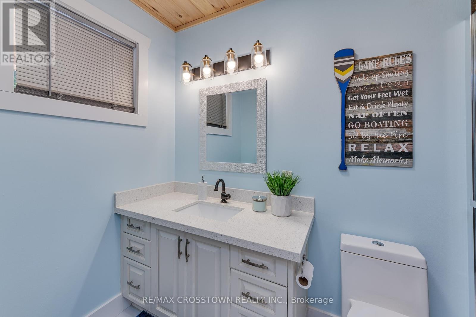 












2216 SOUTH ORR LAKE ROAD

,
Springwater,




Ontario
L0L1P0

