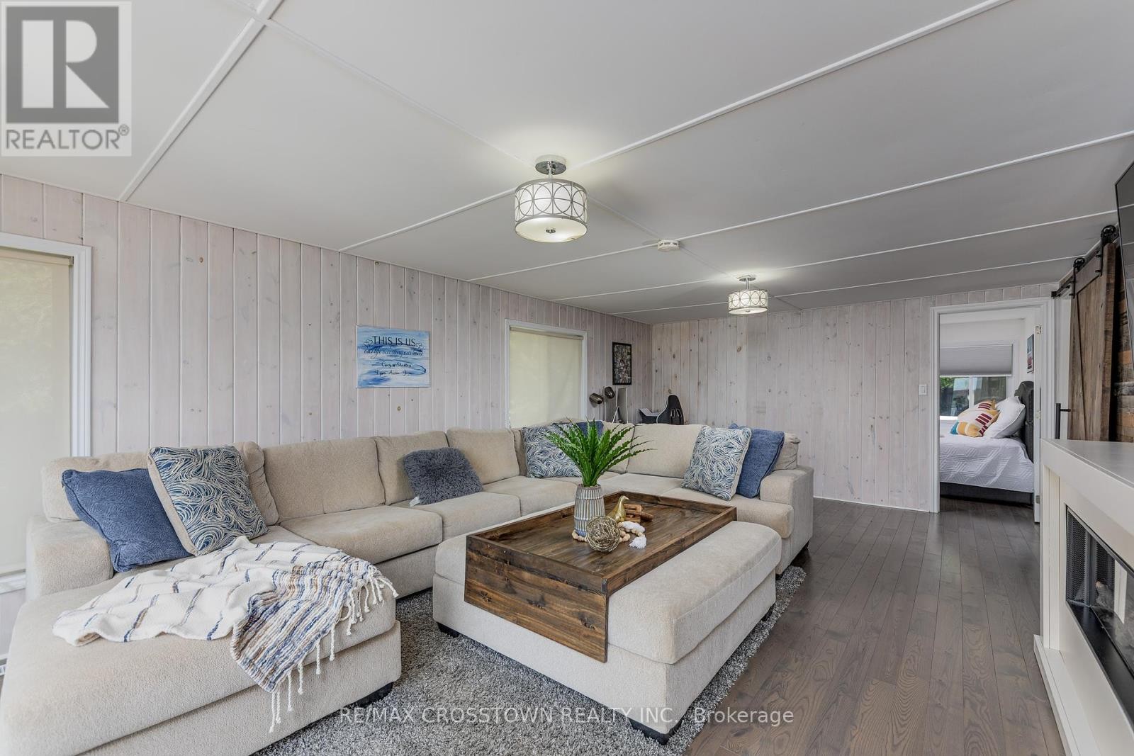 












2216 SOUTH ORR LAKE ROAD

,
Springwater,




Ontario
L0L1P0


