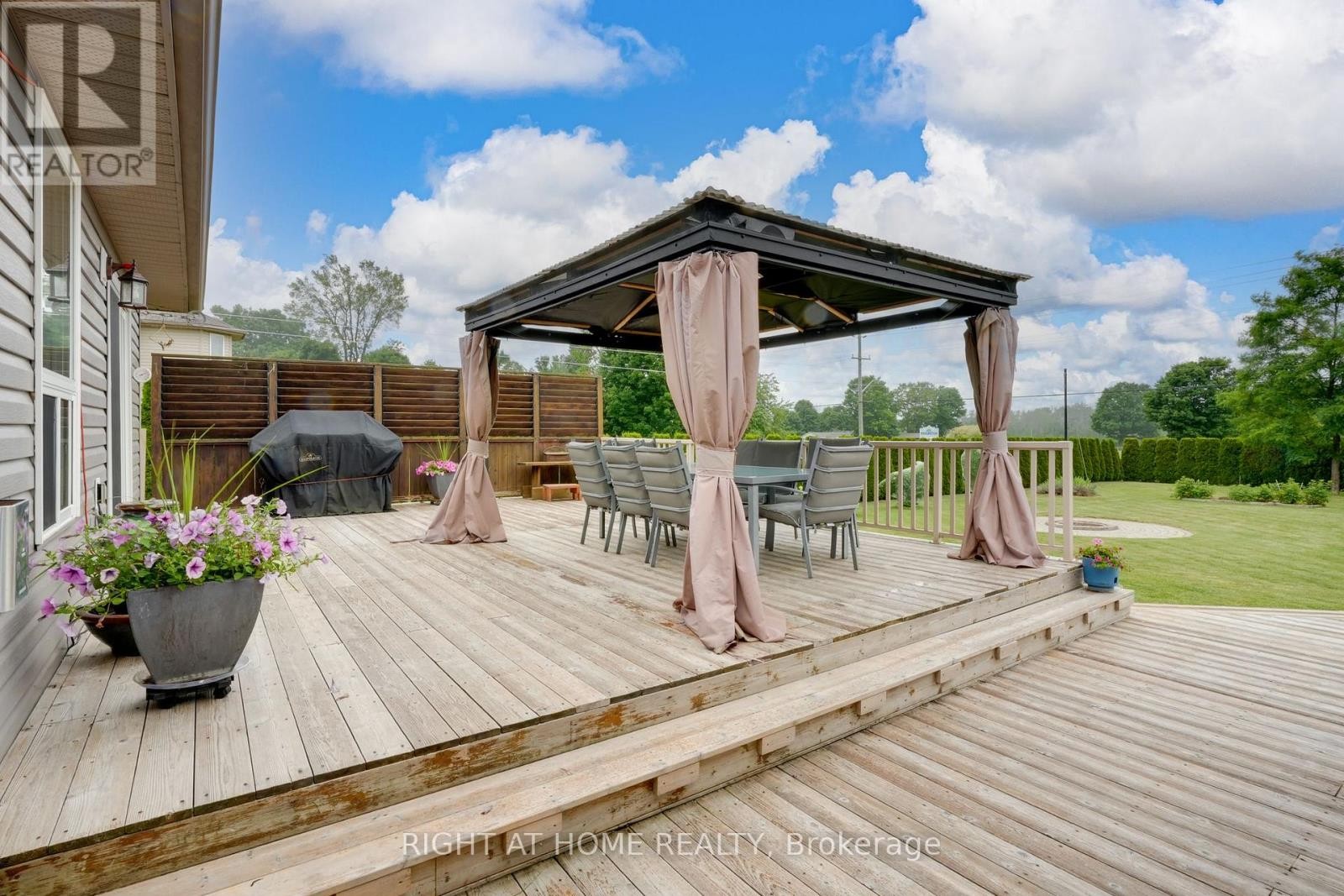 












16 O'NEILL CIRCLE

,
Springwater (Phelpston),




Ontario
L2L2K0

