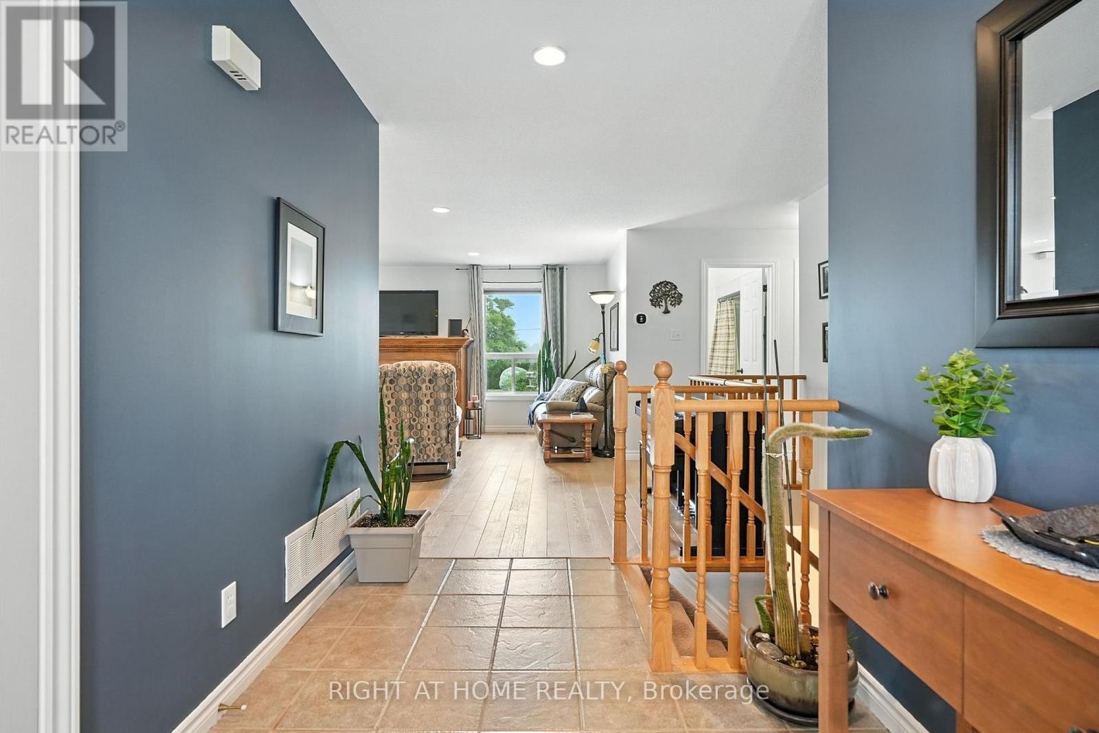 












16 O'NEILL CIRCLE

,
Springwater (Phelpston),




Ontario
L2L2K0

