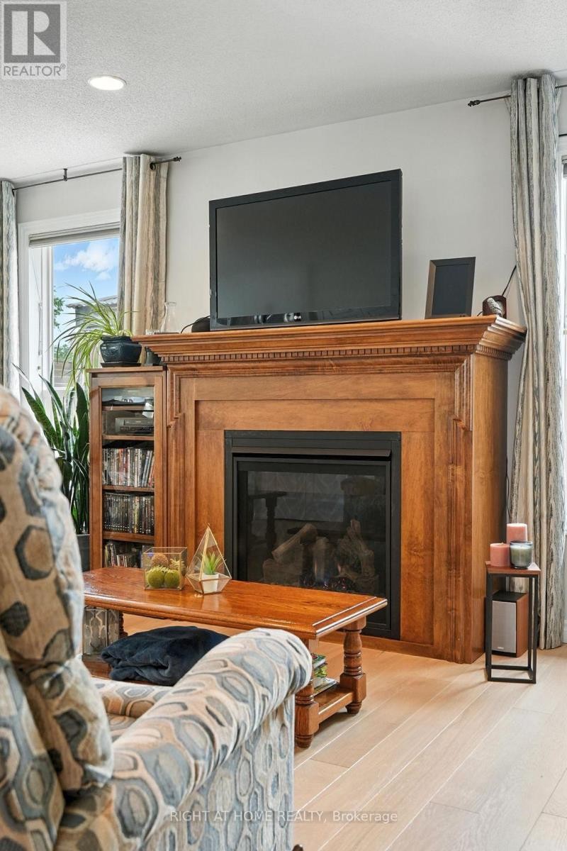 












16 O'NEILL CIRCLE

,
Springwater (Phelpston),




Ontario
L2L2K0

