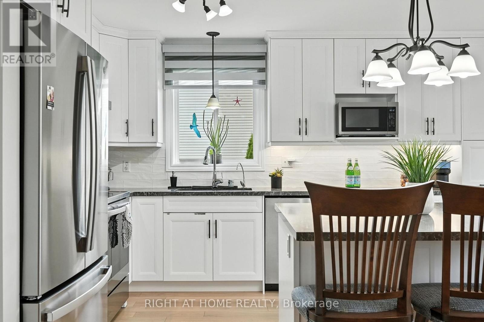 












16 O'NEILL CIRCLE

,
Springwater (Phelpston),




Ontario
L2L2K0


