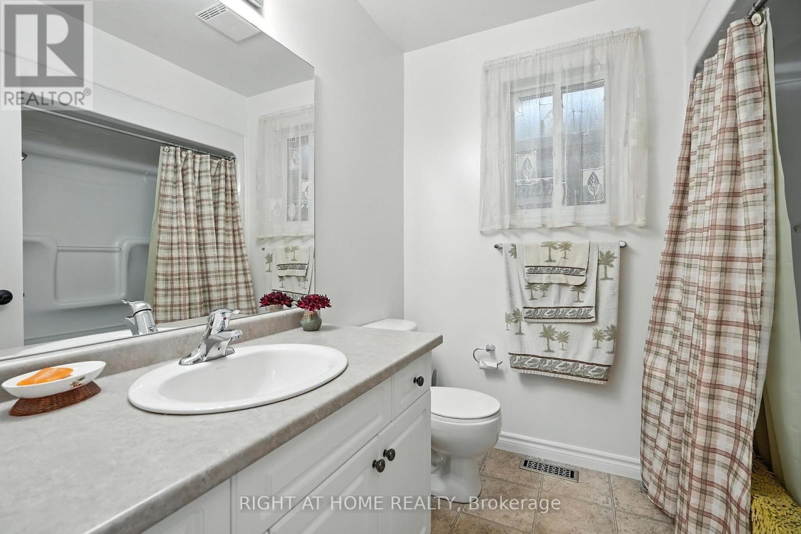 












16 O'NEILL CIRCLE

,
Springwater (Phelpston),




Ontario
L2L2K0

