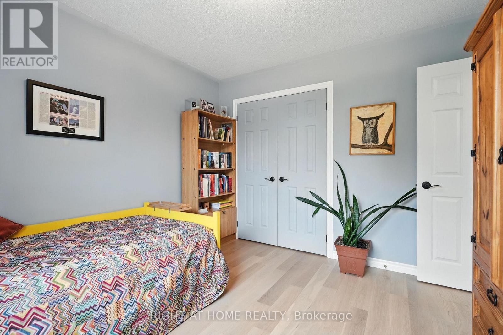 












16 O'NEILL CIRCLE

,
Springwater (Phelpston),




Ontario
L2L2K0

