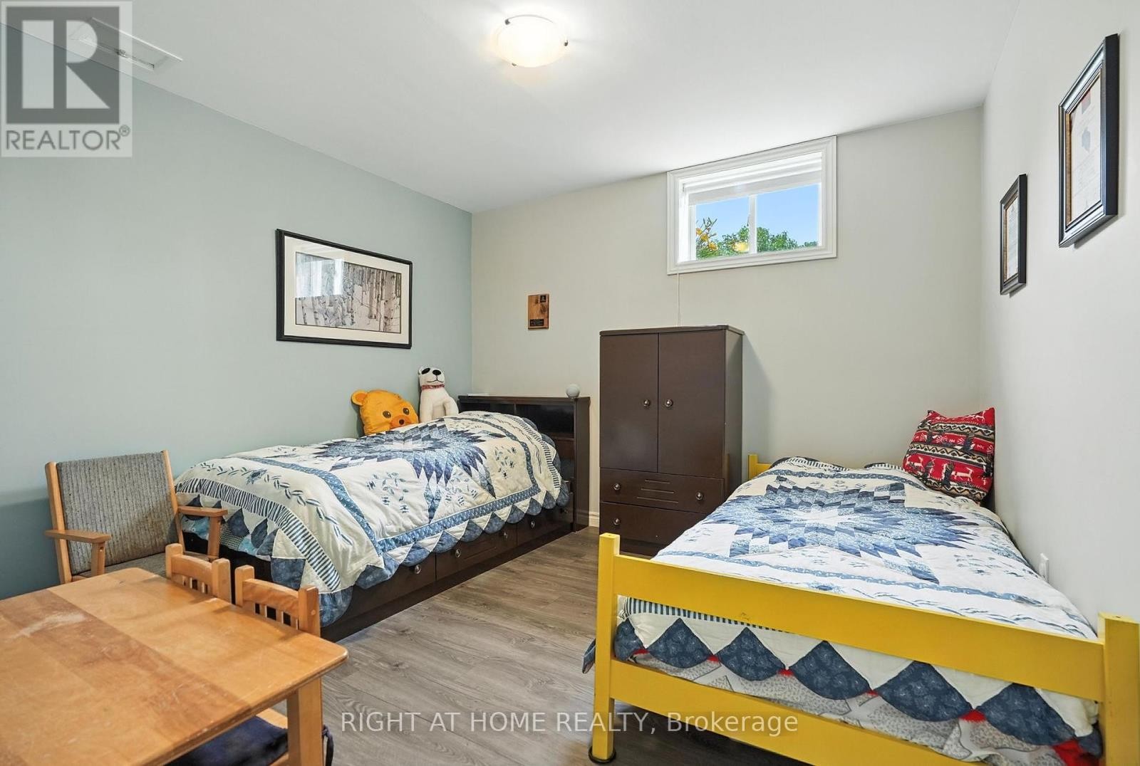 












16 O'NEILL CIRCLE

,
Springwater (Phelpston),




Ontario
L2L2K0

