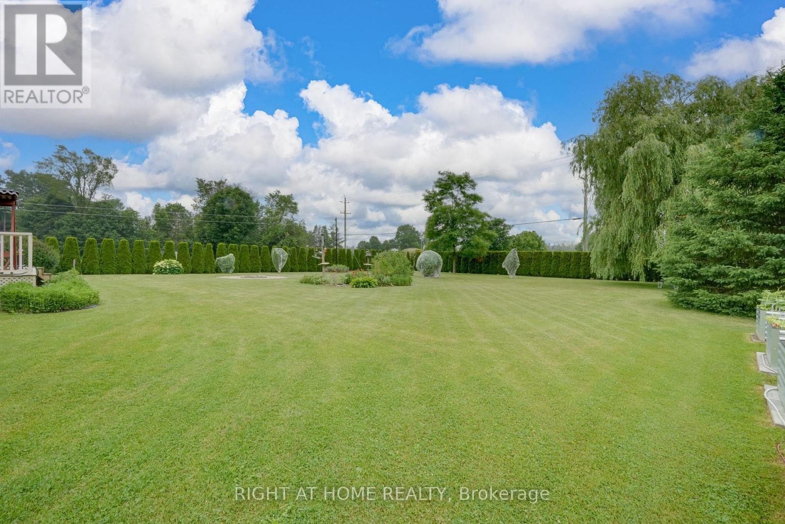 












16 O'NEILL CIRCLE

,
Springwater (Phelpston),




Ontario
L2L2K0

