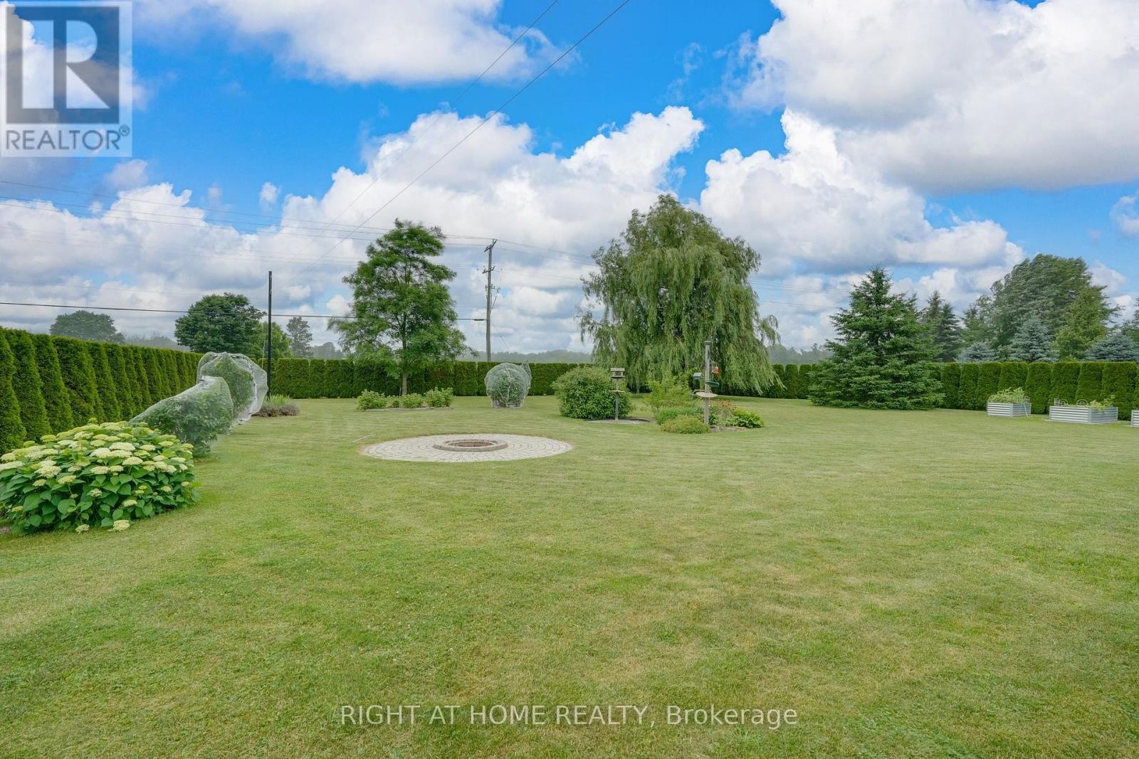 












16 O'NEILL CIRCLE

,
Springwater (Phelpston),




Ontario
L2L2K0

