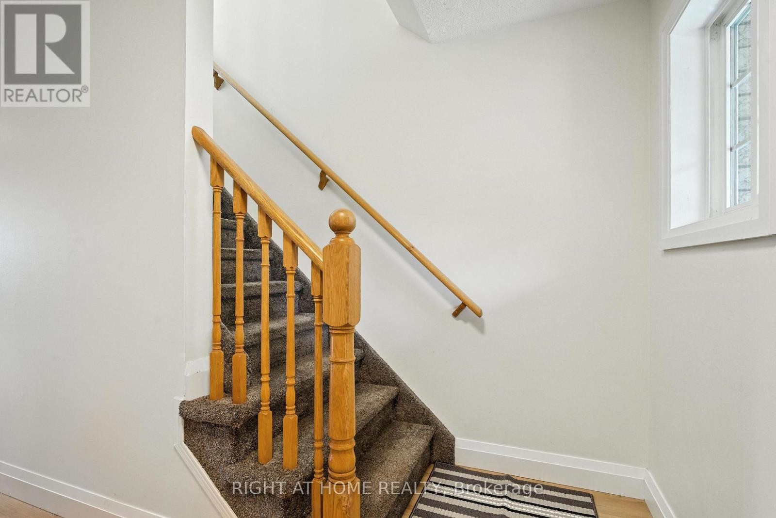 












96 CHELTENHAM ROAD

,
Barrie (Georgian Drive),




Ontario
L4M6S7

