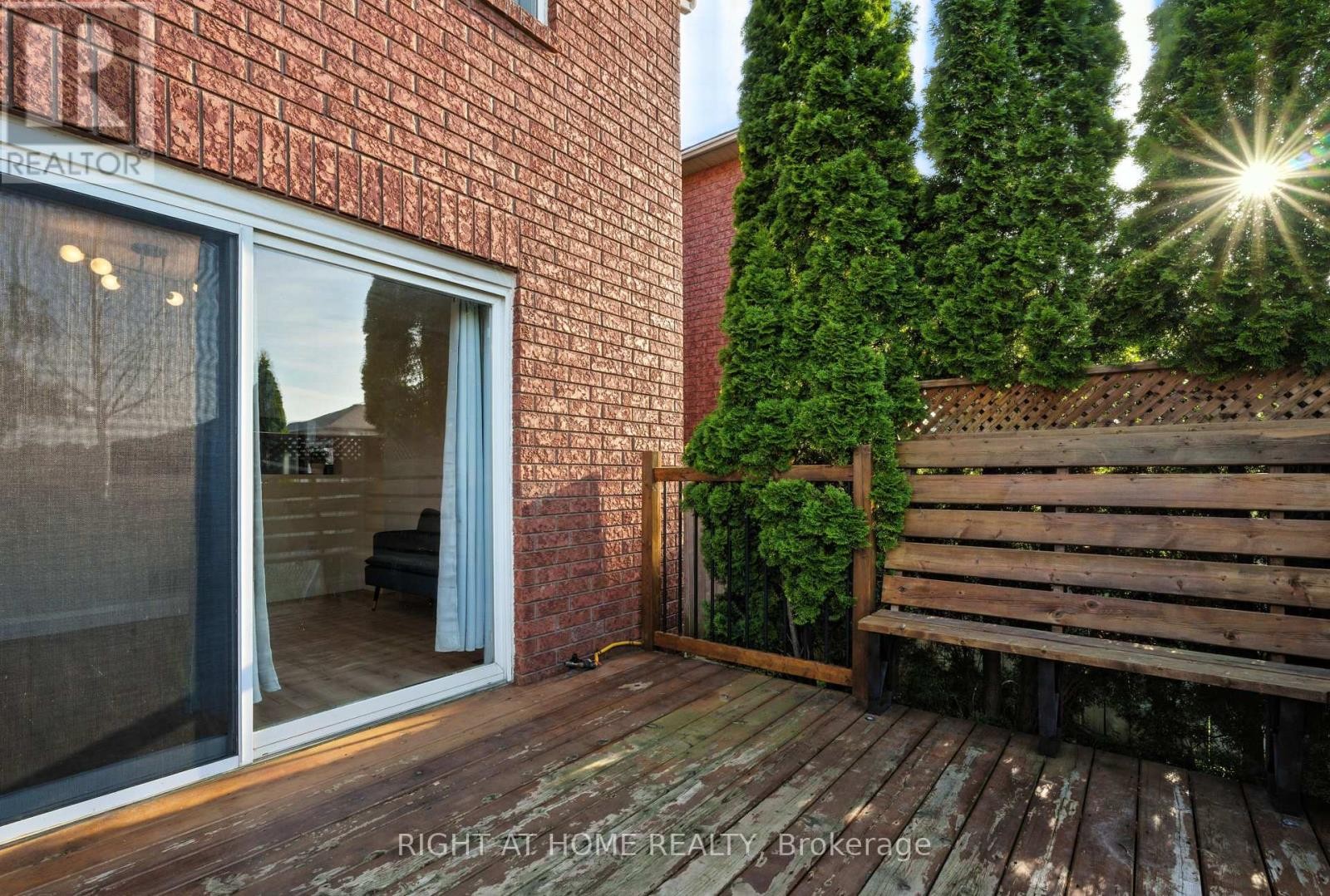 












96 CHELTENHAM ROAD

,
Barrie (Georgian Drive),




Ontario
L4M6S7

