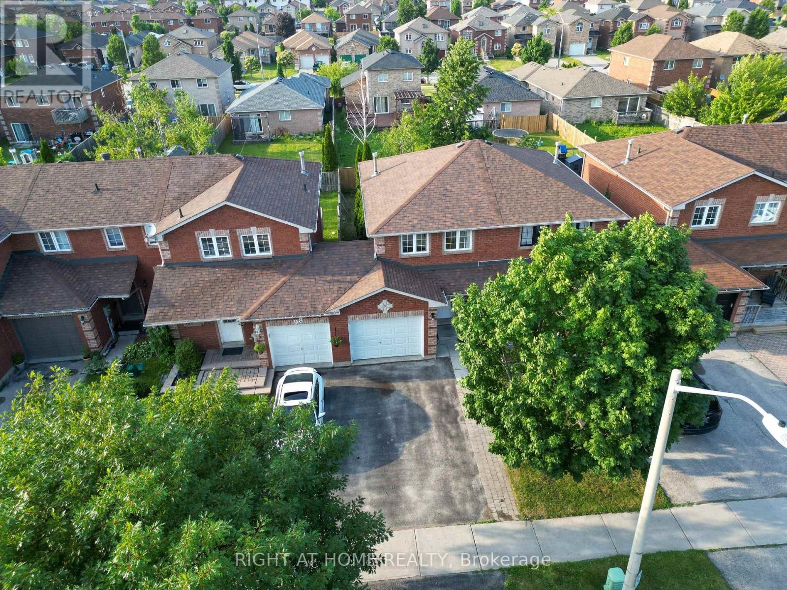 












96 CHELTENHAM ROAD

,
Barrie (Georgian Drive),




Ontario
L4M6S7

